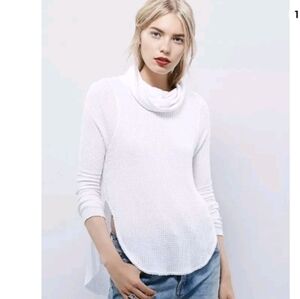 FREE PEOPLE Kristina Drippy Thermal Sweater Top High Low Hem Rayon White sz M